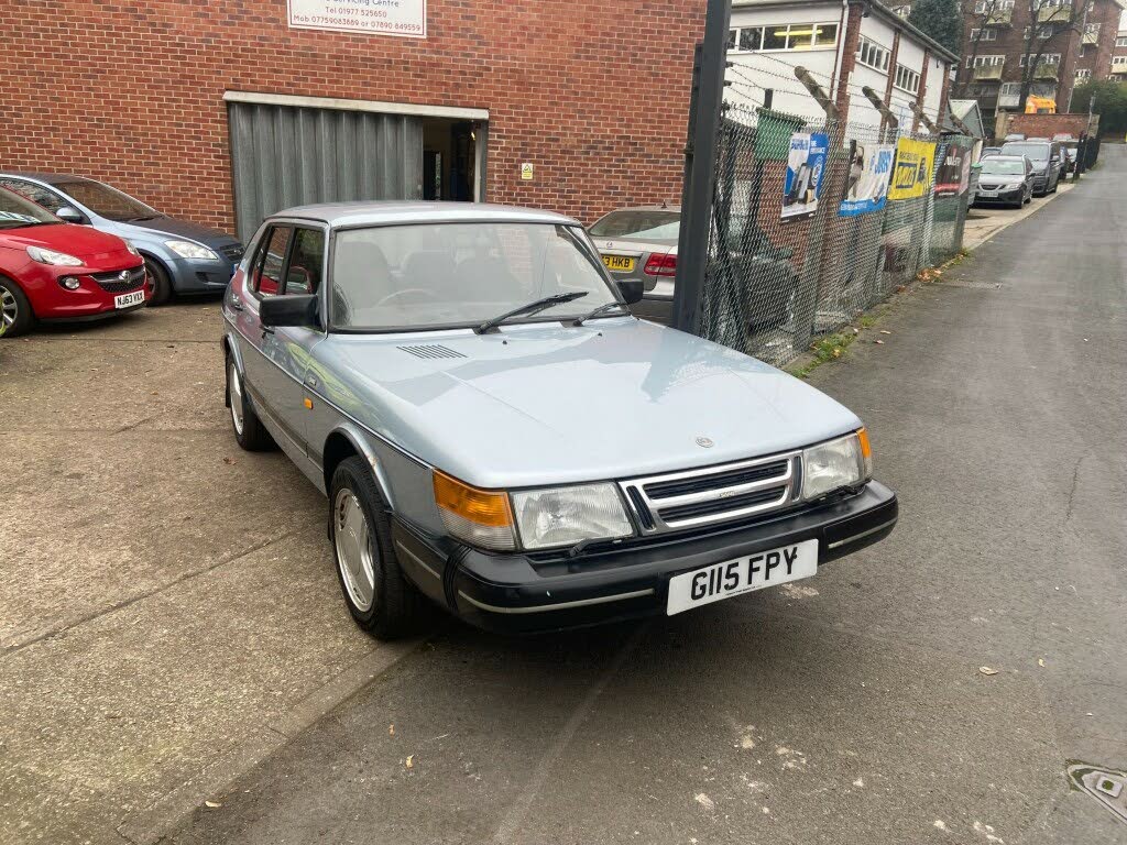 1990 Saab 900
