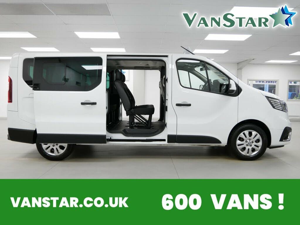 2023 Renault Trafic Passenger 2.0 Blue dCi LL30 170 Sport