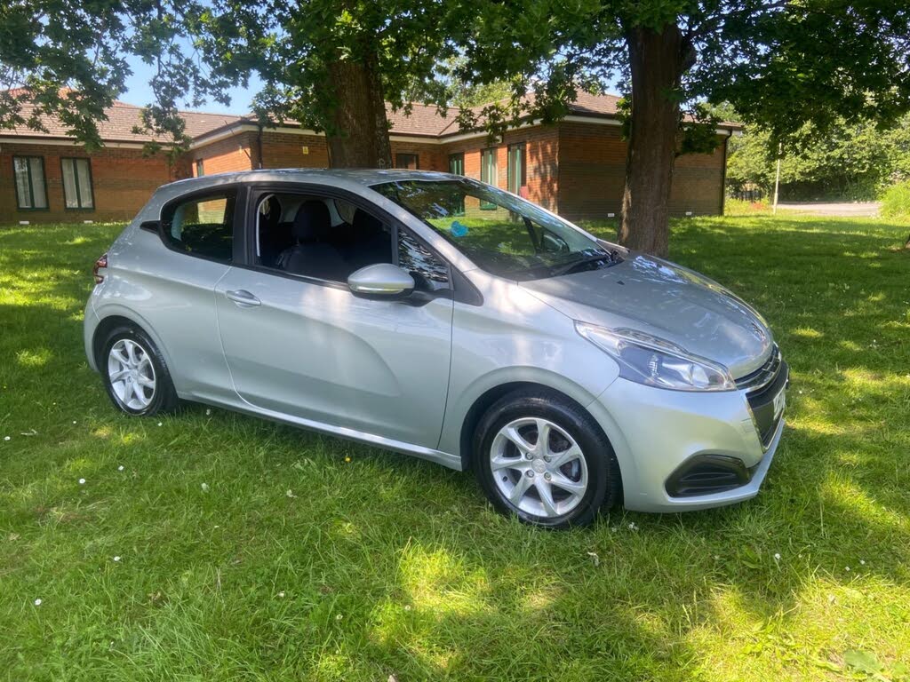 2017 Peugeot 208 1.2 PureTech Active (82bhp) 3d