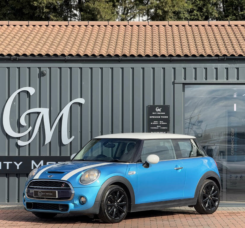 2016 MINI Mini 2.0 Cooper S (Chili) (s/s) Hatchback 3d