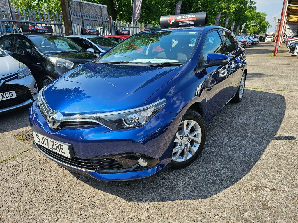 2017 Toyota Auris 1.2T Business Edition (TSS) Hatchback