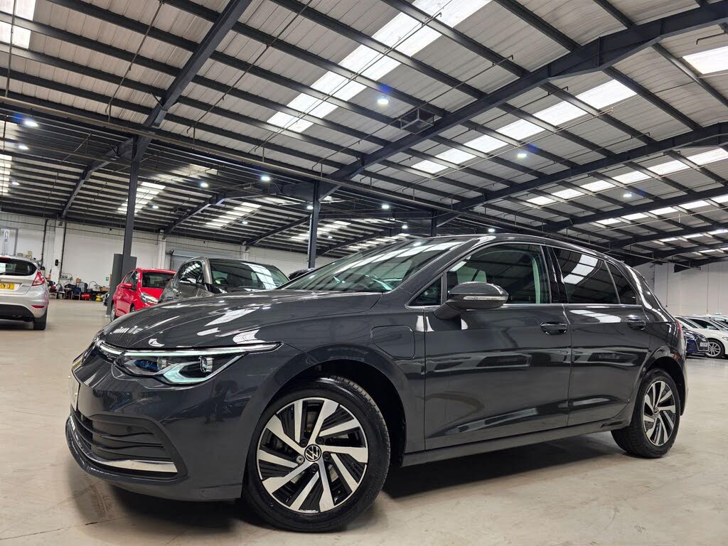 2023 Volkswagen Golf 1.4 TSI eHybrid Style