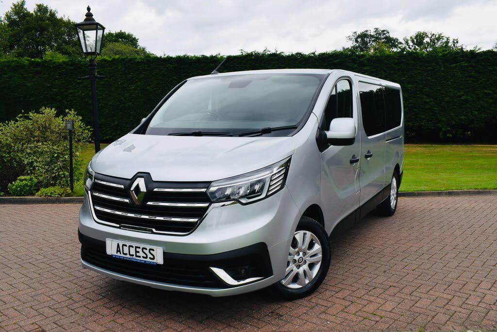 2023 Renault Trafic Passenger 2.0 Blue dCi LL30 170 Sport