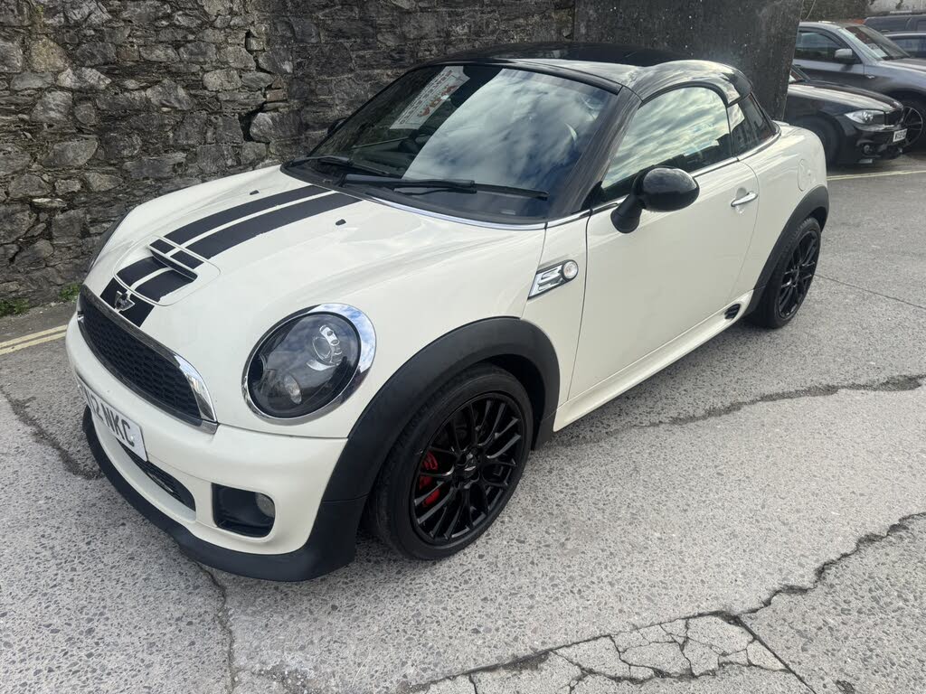 2012 MINI Mini 1.6 John Cooper Works (Chili) Coupe 3d