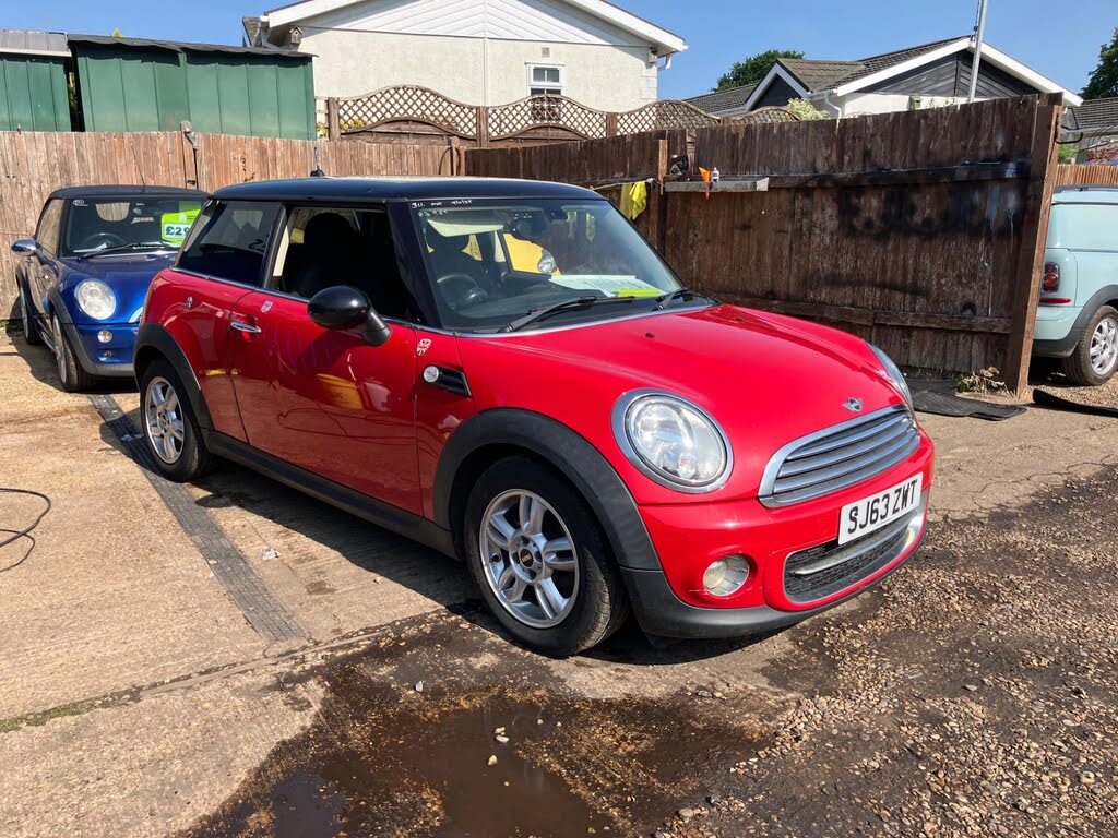 2013 MINI Mini 1.6TD Cooper D (112bhp) (Sport Chili) Hatchback 3d