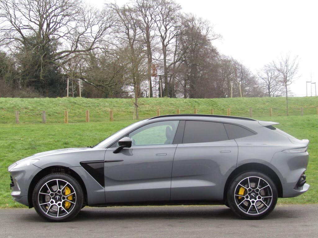 2021 Aston Martin DBX 4.0 V8