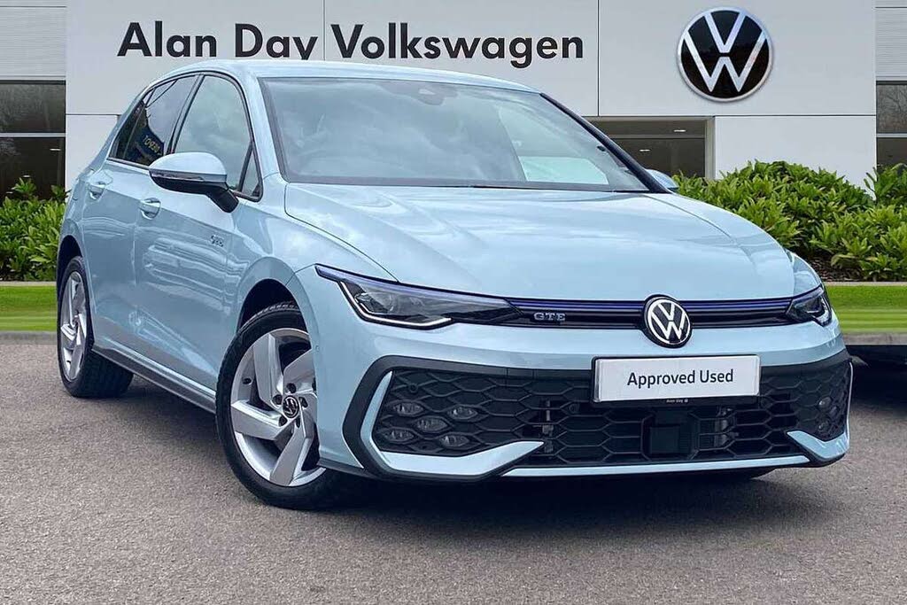 2025 Volkswagen Golf 1.5 TSI GTE