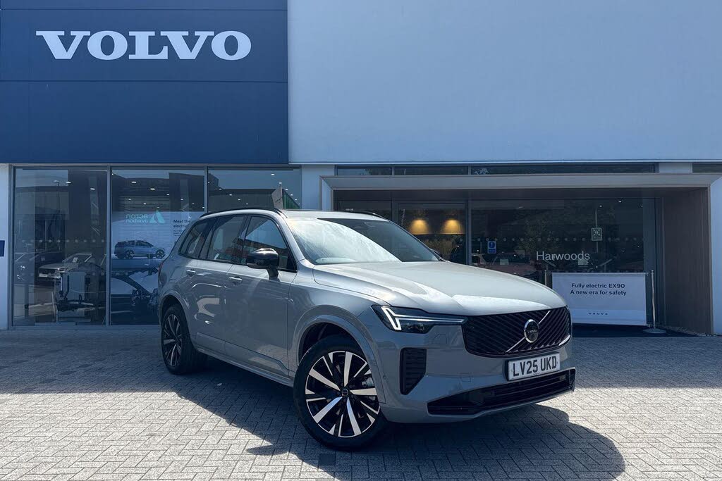 2025 Volvo XC90 2.0 T8 Plus
