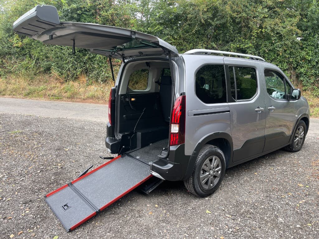 2022 Peugeot Rifter 1.2 PureTech Allure (130bhp) (Standard)(s/s) EAT8