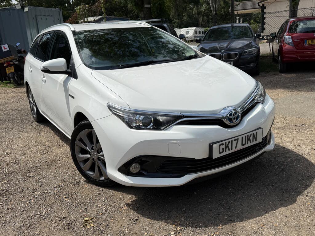 2017 Toyota Auris 1.8 VVT-i HSD Business Edition Hybrid