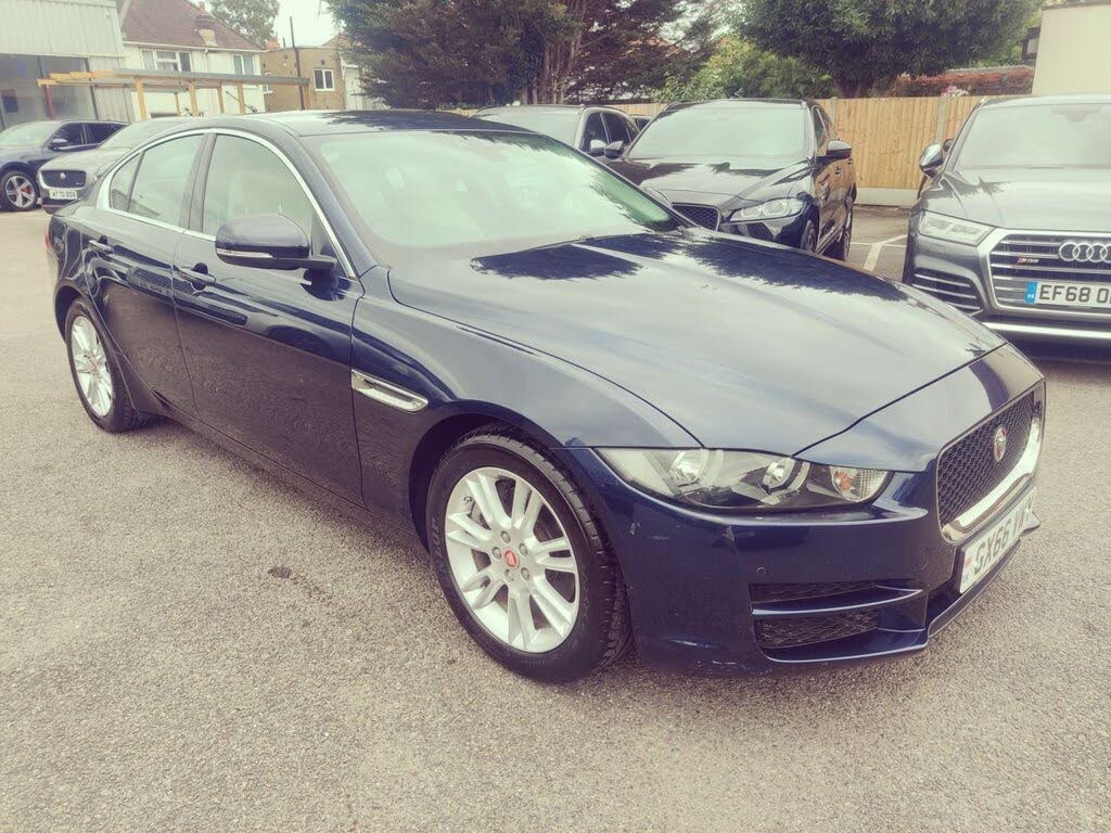 2016 Jaguar XE 2.0i Prestige