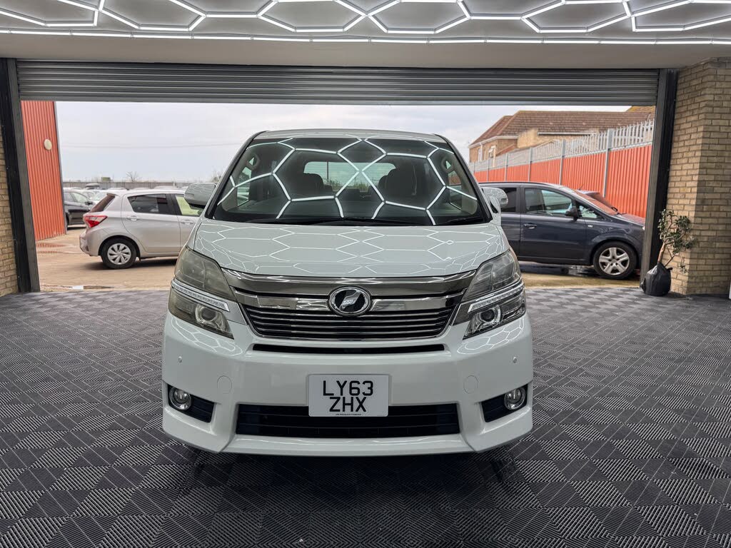 2013 Toyota Vellfire