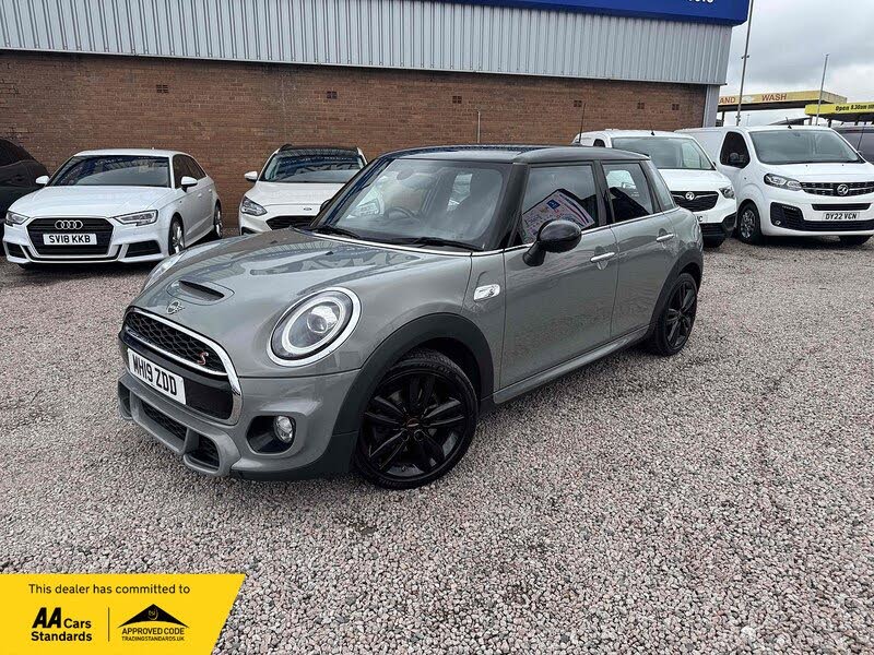 2019 MINI Mini 2.0 Cooper S Sport (189bhp) Hatchback 5d