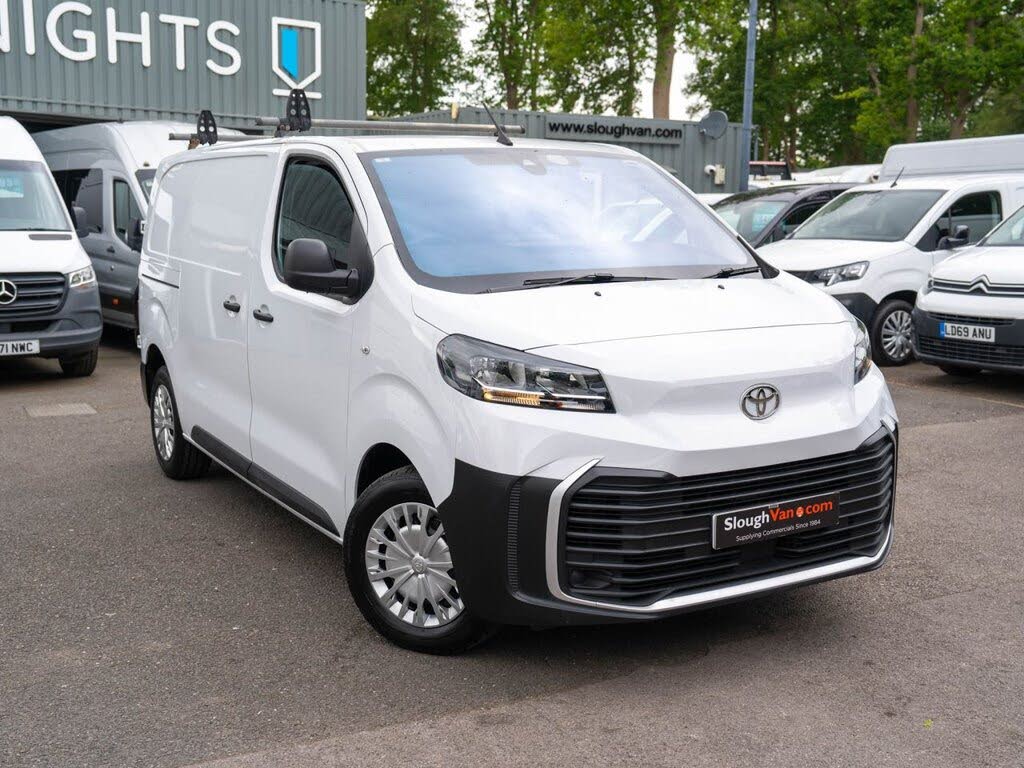 2024 Toyota PROACE 2.0D Icon Medium (Without Plylining)