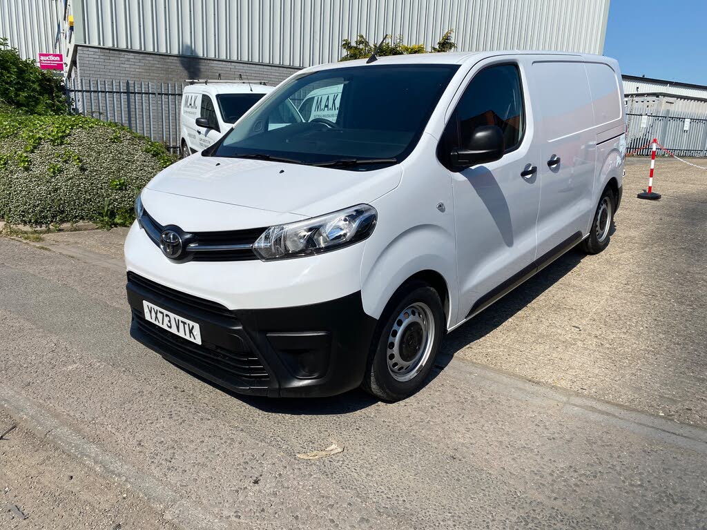 2023 Toyota PROACE 1.5D Active Medium (120hp)(Eu6d) Panel