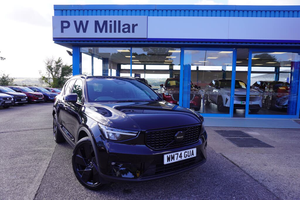 2025 Volvo XC40 2.0 B4 Plus Black Edition