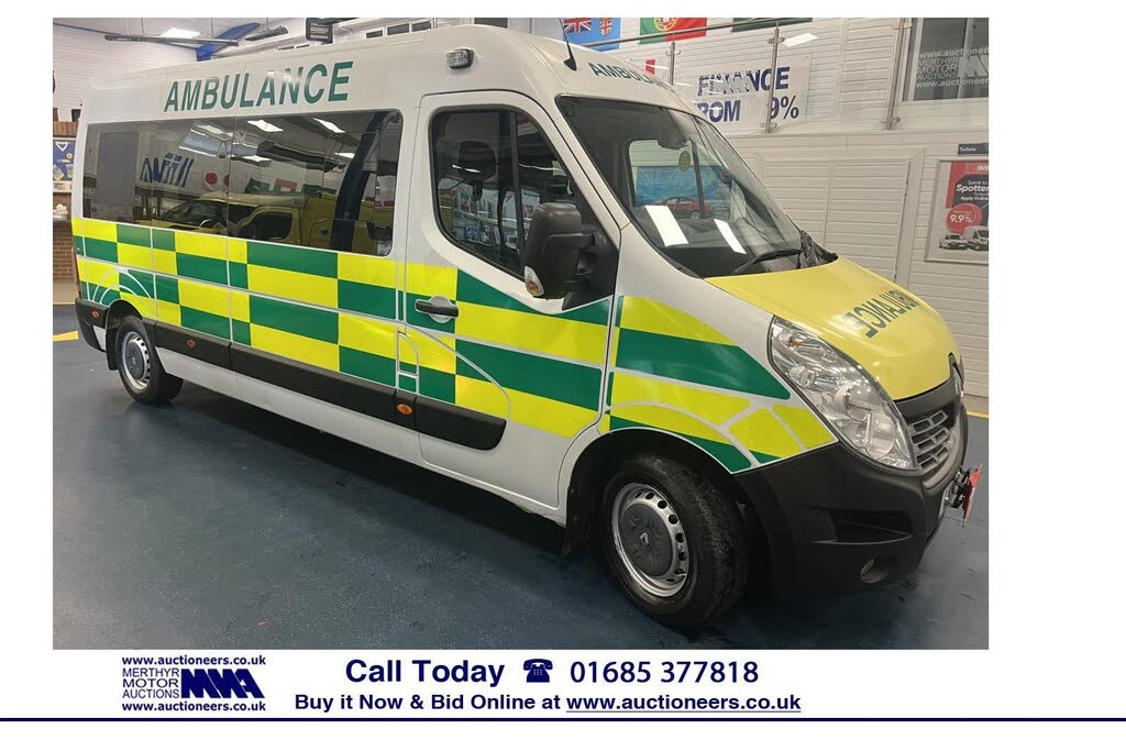 2017 Renault Master 2.3dCi LM35 130 Business Medium Roof Panel Van