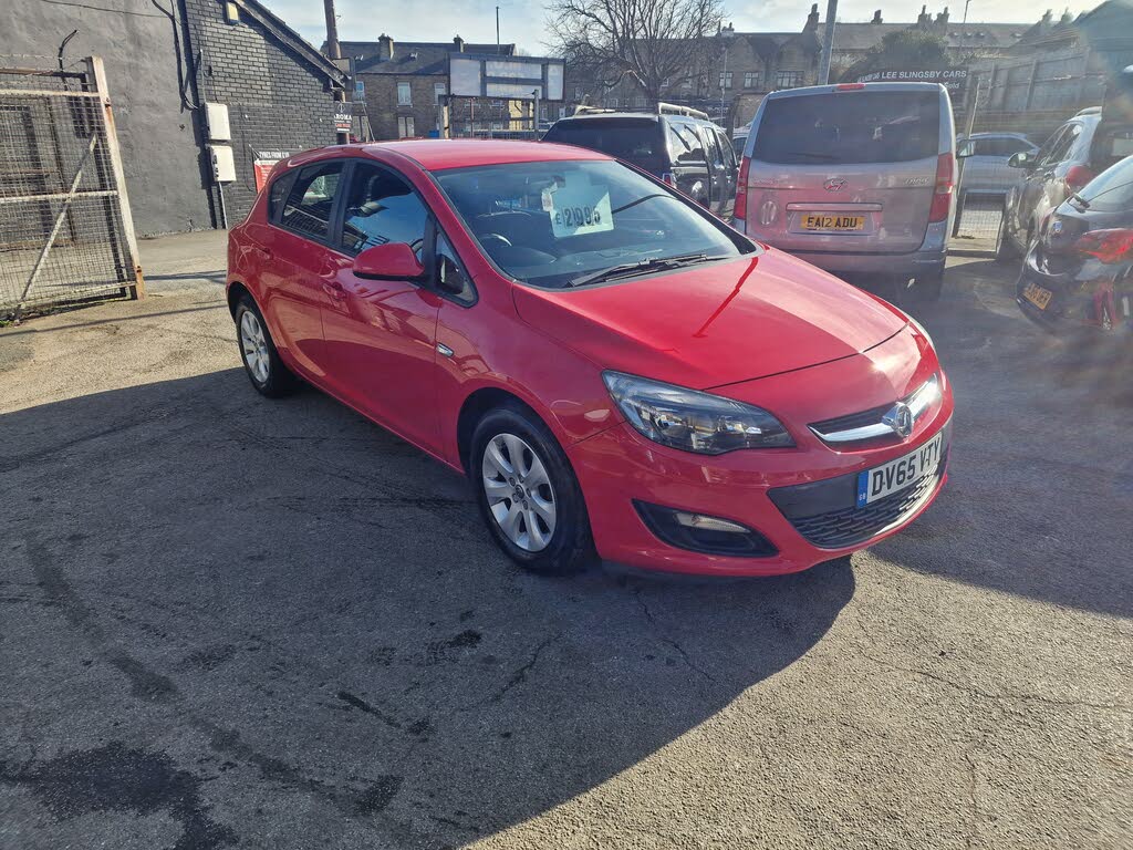 2015 Vauxhall Astra 1.4 Design VVT 16v (100ps) Hatchback