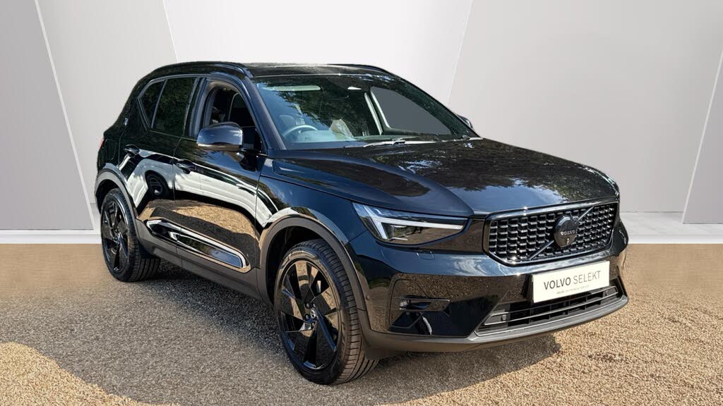 2025 Volvo XC40 2.0 B3 Ultra Black Edition