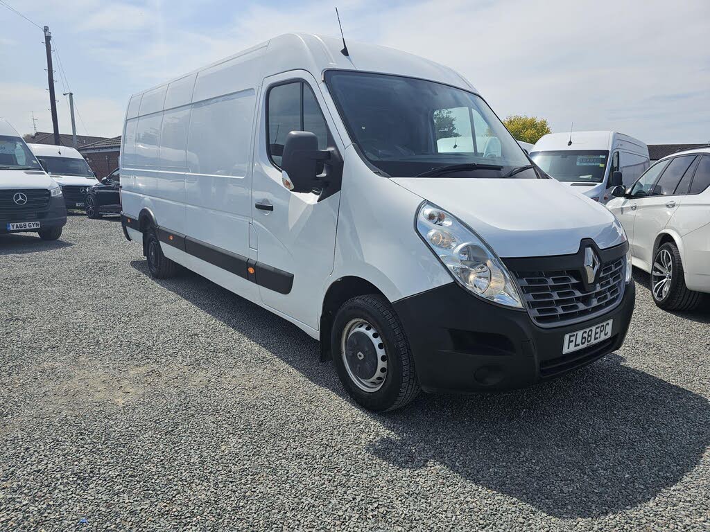 2018 Renault Master 2.3dCi LM35 130 Business Medium Roof Panel Van