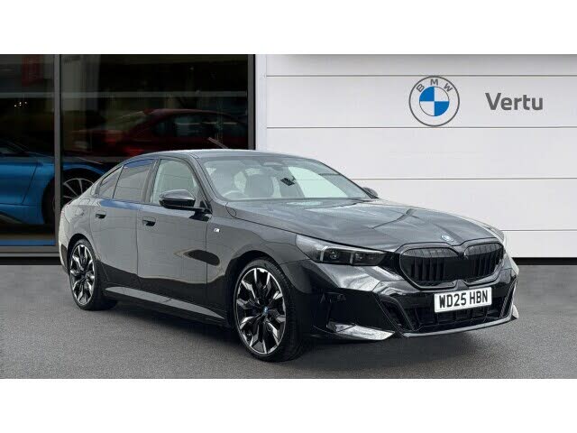 2025 BMW 5 Series 3.0 550e M Sport Pro Saloon 4d