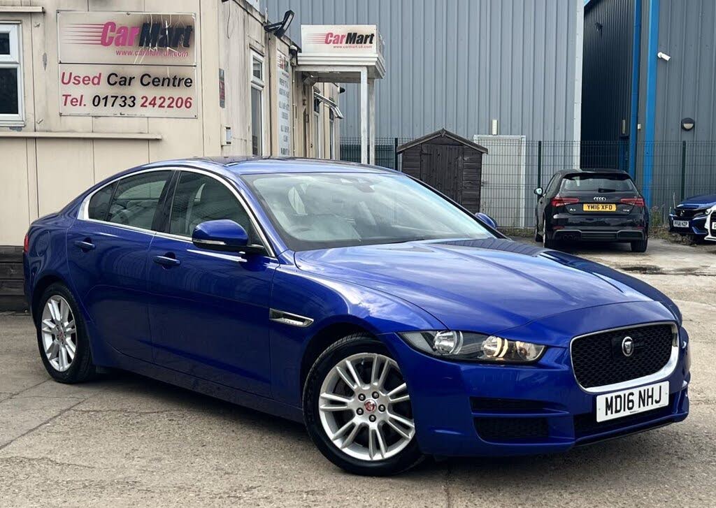 2016 Jaguar XE 2.0i Prestige