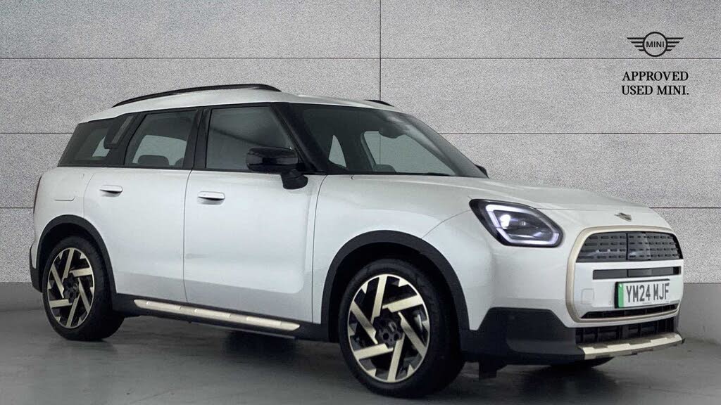 2024 MINI Mini Countryman E Cooper E Exclusive