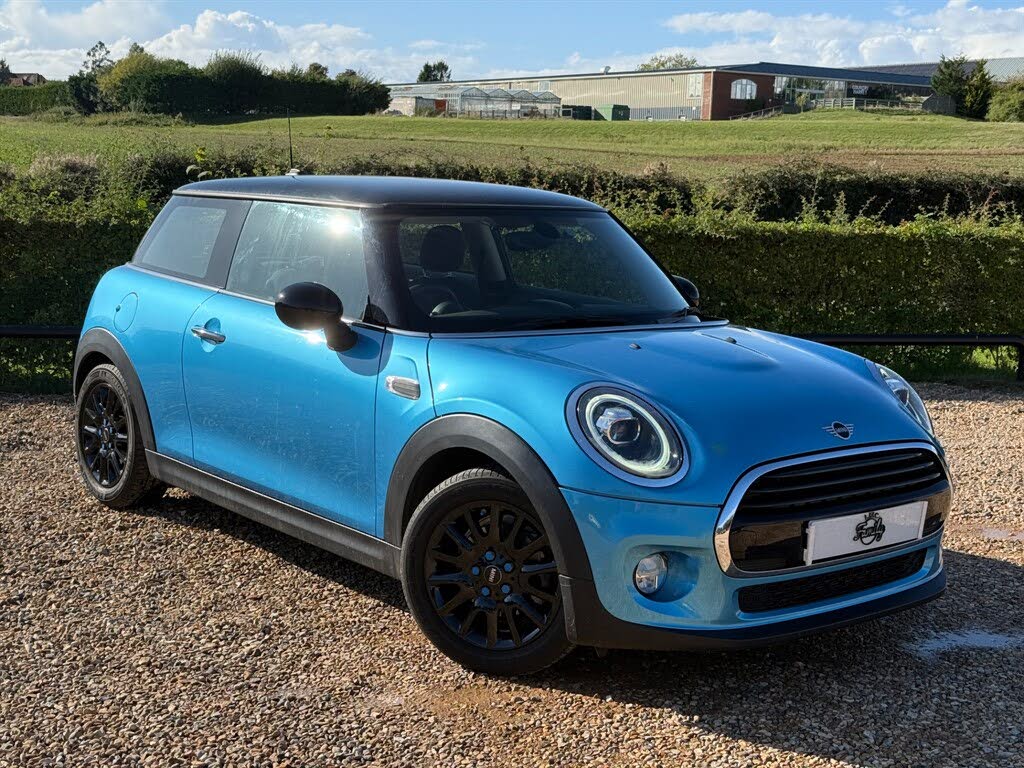 2019 MINI Mini 1.5 Cooper Classic Hatchback 3d
