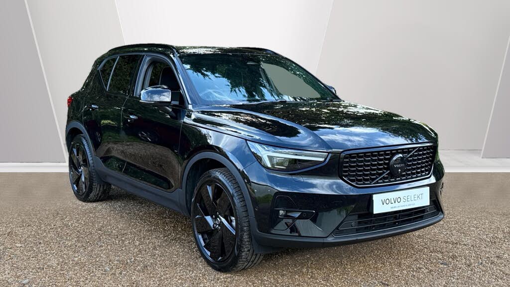 2025 Volvo XC40 2.0 B3 Ultra Black Edition