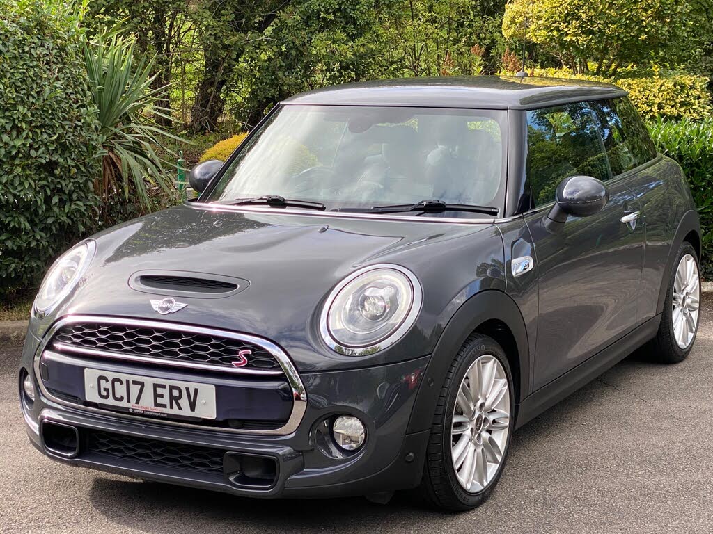 2017 MINI Mini 2.0 Cooper S (Chili) (s/s) Hatchback 3d