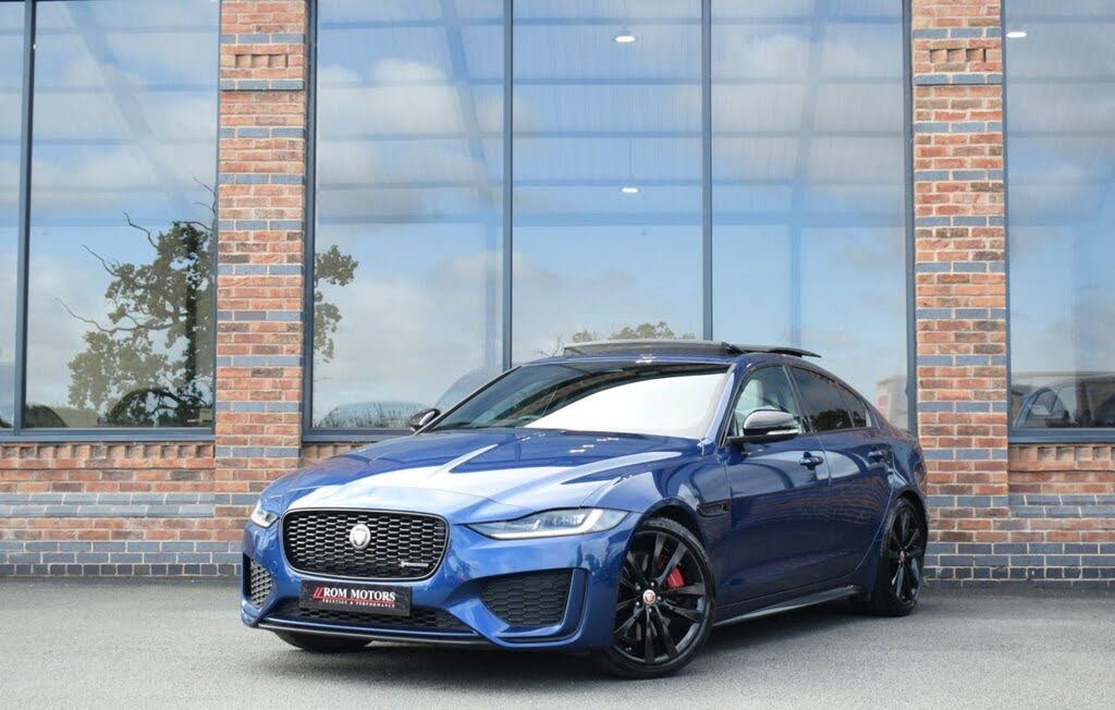 2023 Jaguar XE 2.0 D200 R-Dynamic Black