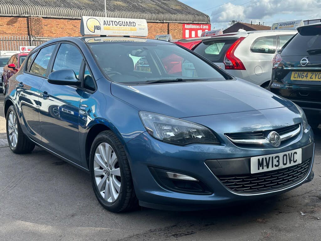 2013 Vauxhall Astra 1.7TD Exclusiv (110ps) ecoFLEX (s/s) Hatchback