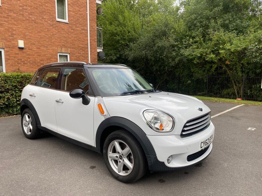 2013 MINI Mini Countryman 1.6 Cooper (Pepper)