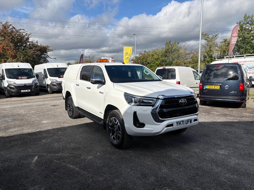 2021 Toyota Hi-Lux 2.8D-4D Invincible (204hp)(Eu6d) auto
