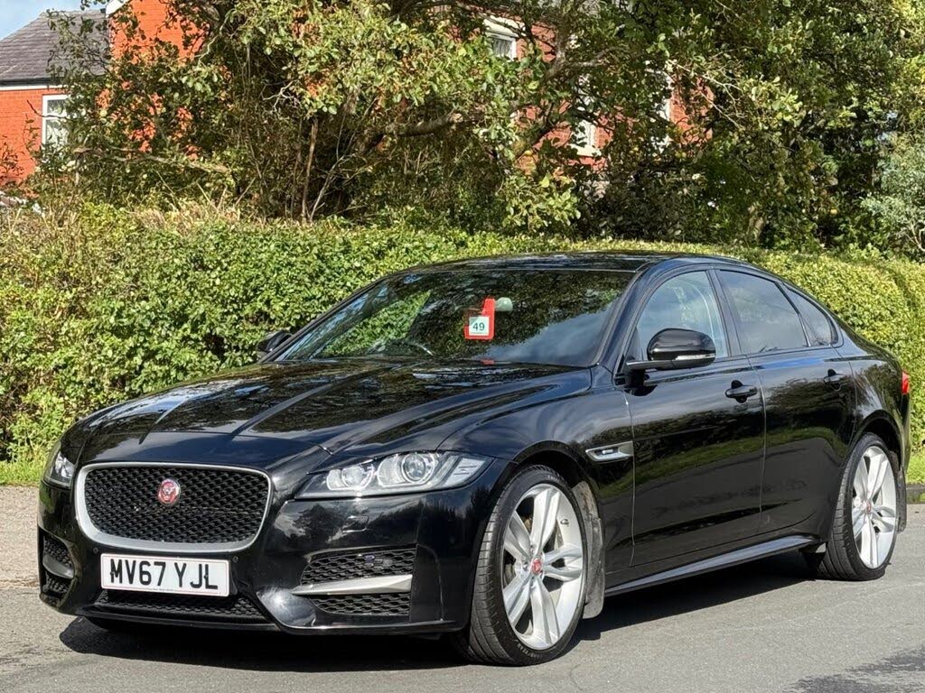 2017 Jaguar XF 2.0TD R-Sport (180ps) Saloon 4d 1999cc Auto