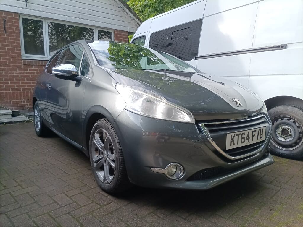 2015 Peugeot 208 1.2 Allure VTi 3d