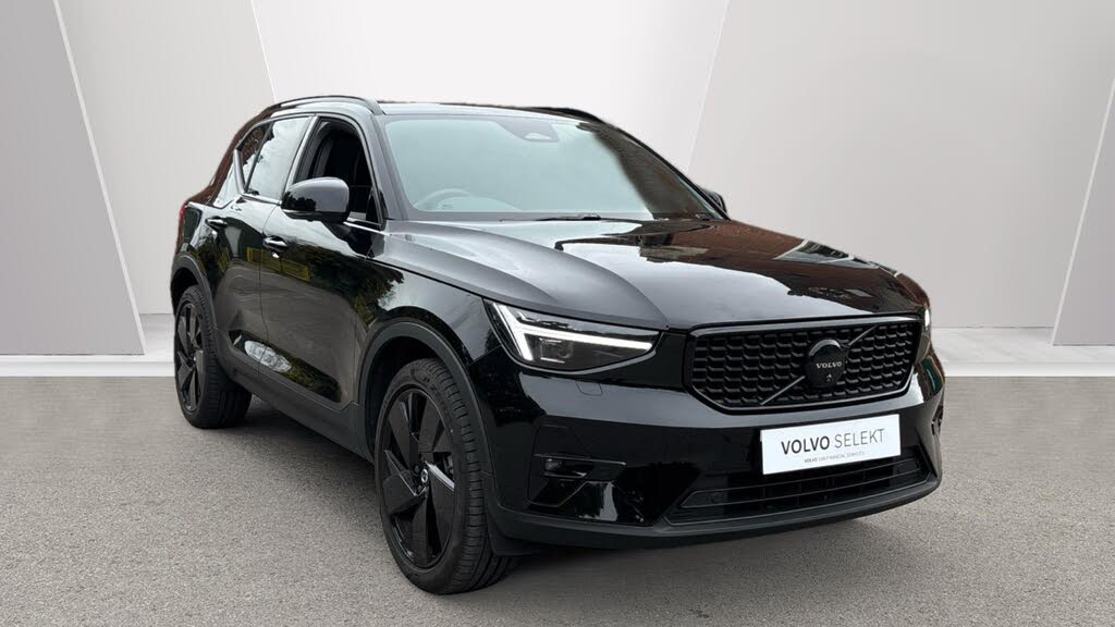 2025 Volvo XC40 2.0 B3 Ultra Black Edition