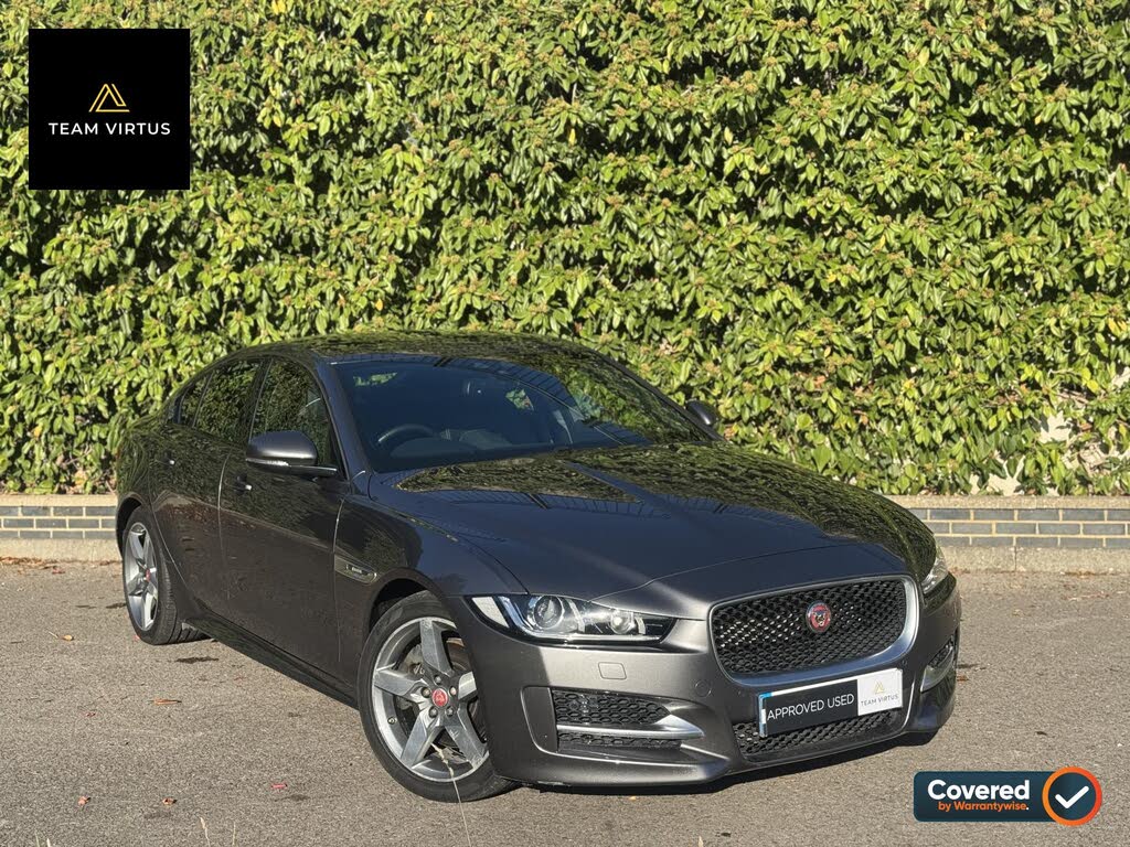 2015 Jaguar XE 2.0 R-Sport (240ps)