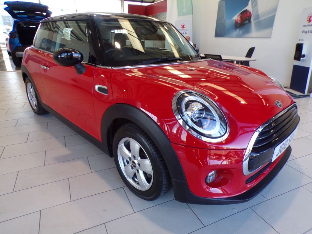 2019 MINI Mini 1.5 Cooper Classic Hatchback 3d