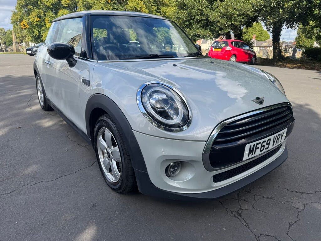 2019 MINI Mini 1.5 Cooper Classic Hatchback 3d