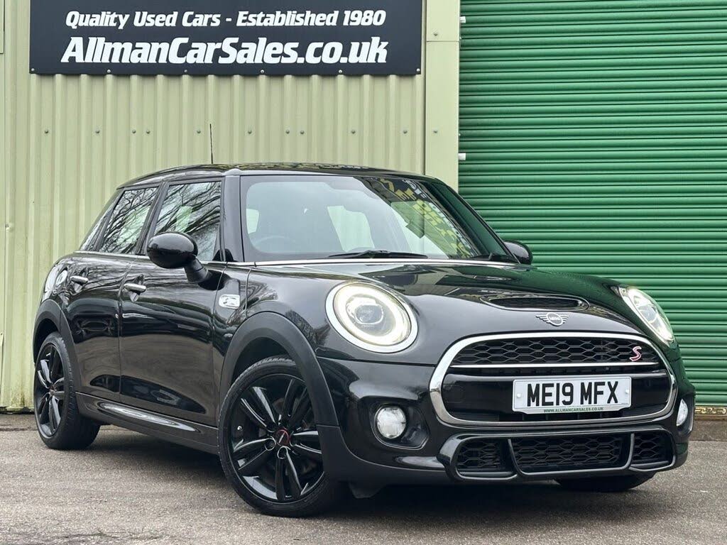 2019 MINI Mini 2.0 Cooper S Sport (189bhp) Hatchback 5d