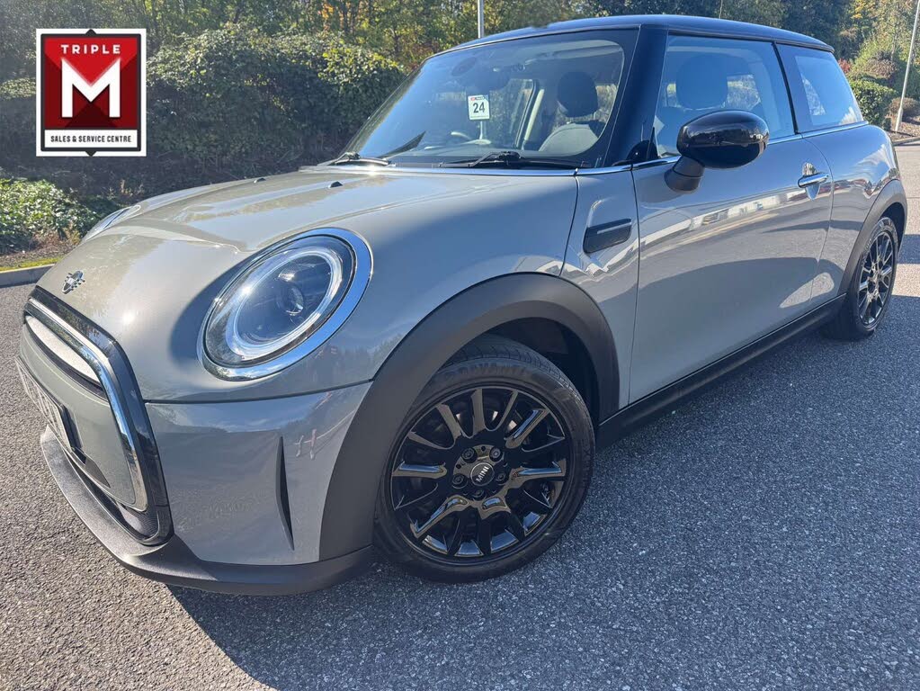 2022 MINI Mini 1.5 Cooper Classic Hatchback 3d