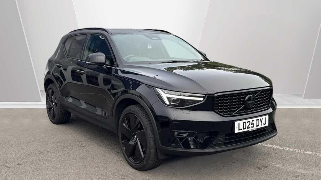 2025 Volvo XC40 2.0 B3 Ultra Black Edition