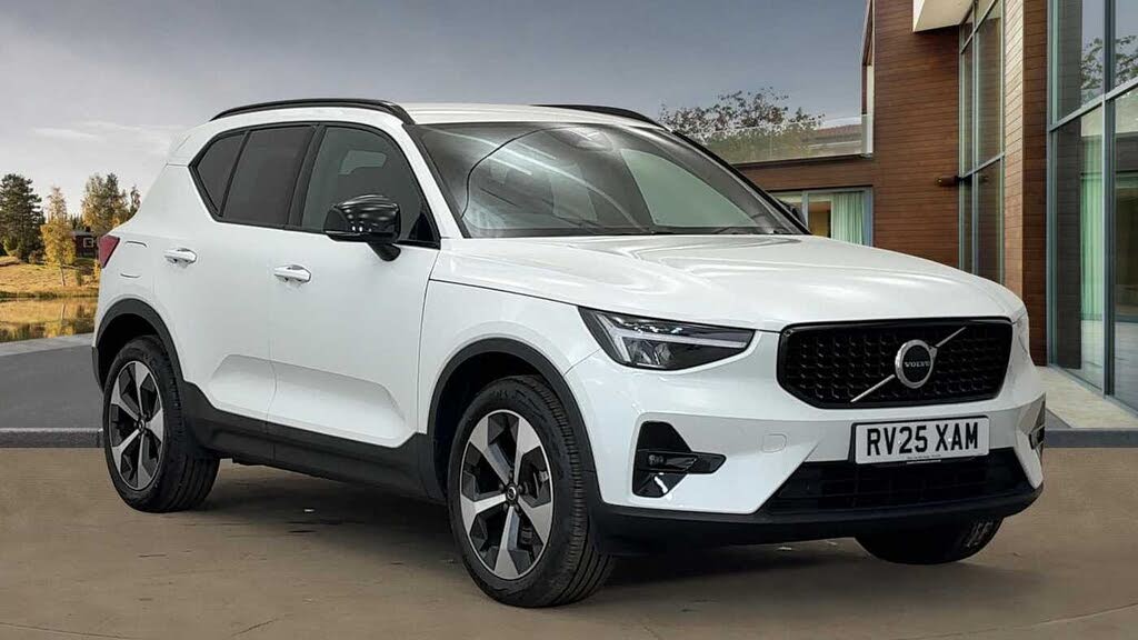 2025 Volvo XC40 2.0 B4 Plus