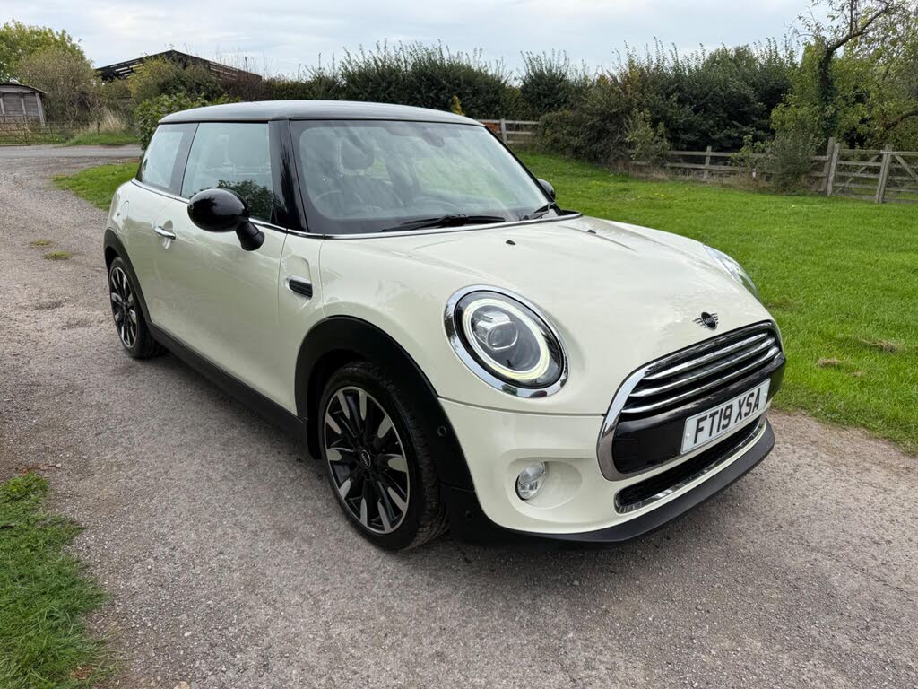 2019 MINI Mini 1.5 Cooper Exclusive (134bhp) Hatchback 3d