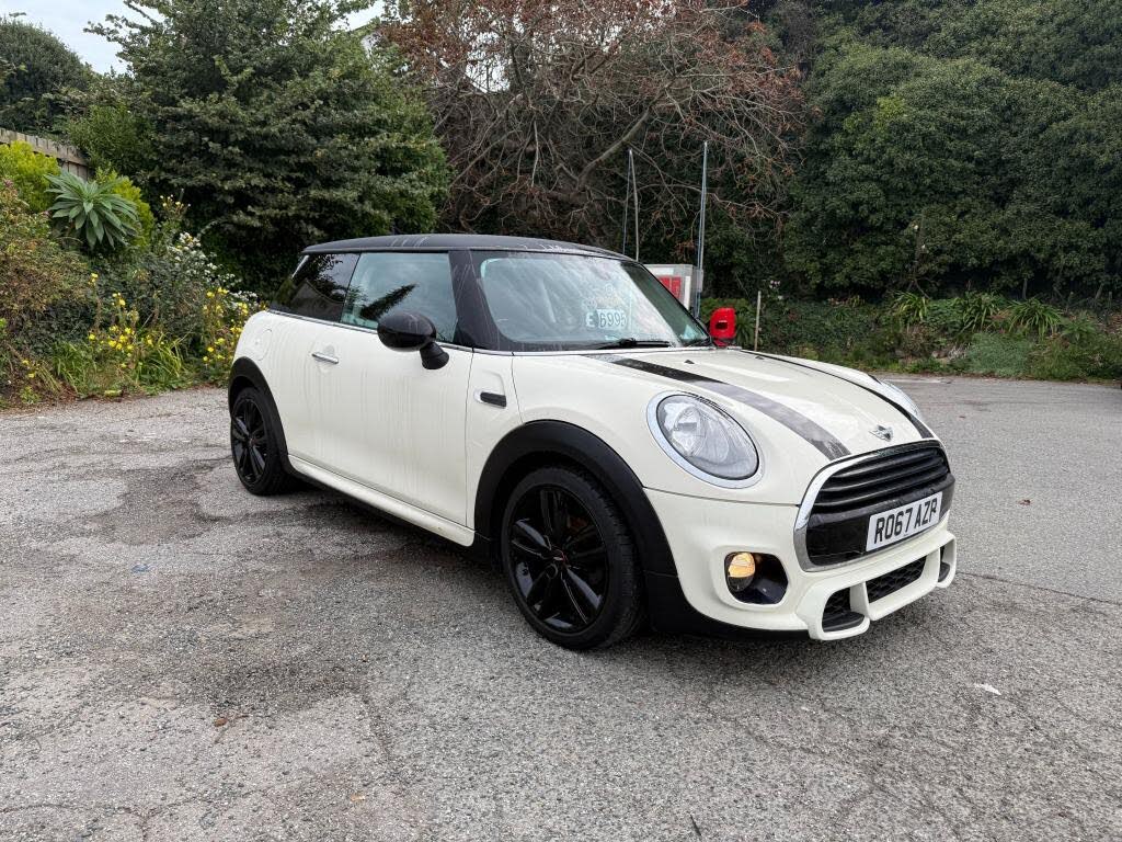 2017 MINI Mini 1.5 Cooper (s/s) Hatchback 3d