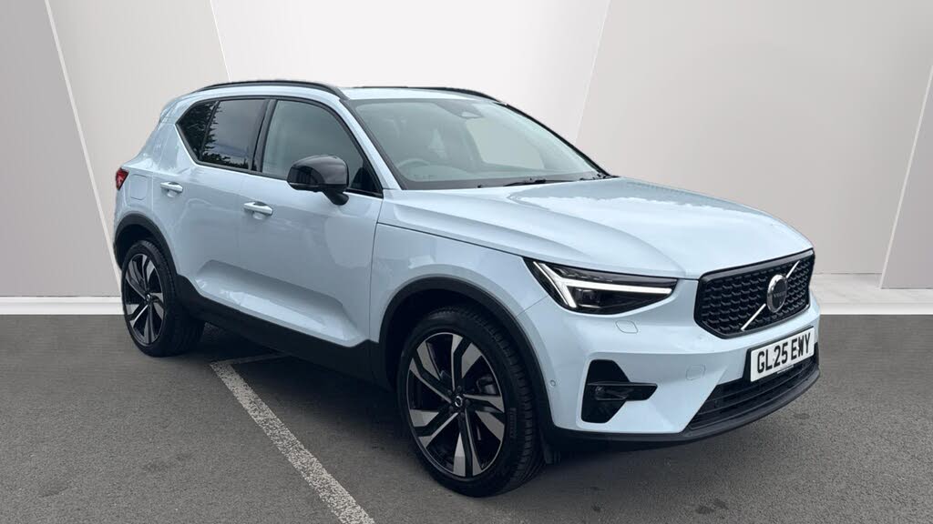 2025 Volvo XC40 2.0 B3 Ultra (Bright