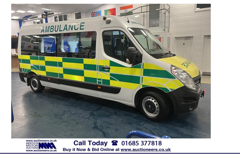 2017 Renault Master 2.3dCi LM35 130 Business Medium Roof Panel Van