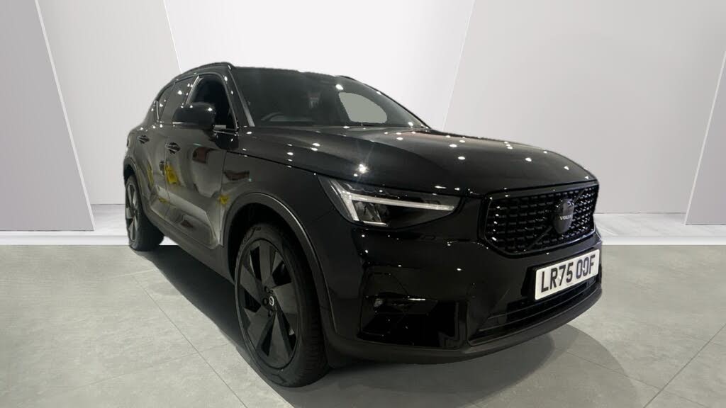 2025 Volvo XC40 2.0 B3 Plus Black Edition