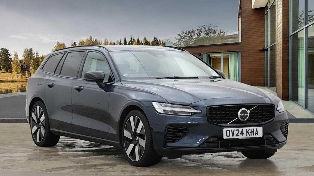 2024 Volvo V60 2.0 T6 Plus (Dark Station Wagon
